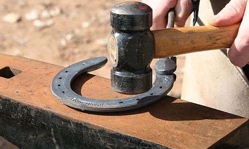 Picture of Horseshoe on Anvil